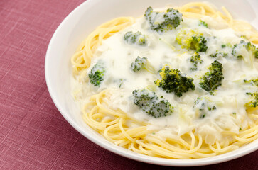 ブロッコリーのクリームパスタ