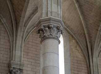 Corinthian column, St-Sébastien of Nantes.