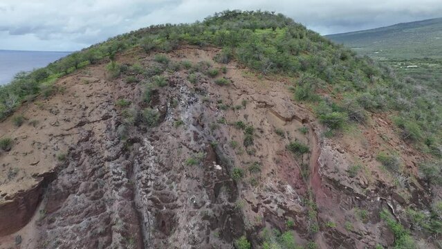 Aerial Climb Over Puʻu olai Cinder Cone In Maui; Spectacular Views From The Top.