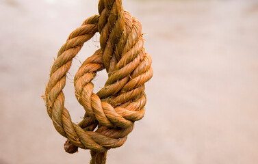 Seil mit Knoten 1