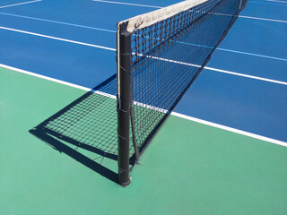 Plakat Tennis court, brightly colored and ready to play. 