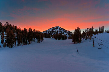 Fototapeta premium Mammoth Mountain Ski Resort Slope at Sunset