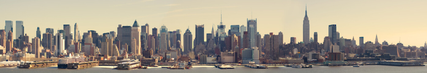 Ultra-wide panoramic View of Midtown Manhattan