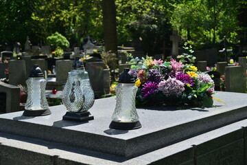 cmentarz Rakowicki, Kraków,  groby, miejsca spoczynku zmarłych, nagrobek, grobowiec, pamięć, święto, znicze, pogrzeb, alejka, zasłużony, 