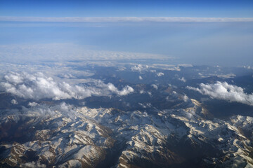 blick auf die alpen verschneite berge südalpen frankreich-italien grenzgebiet