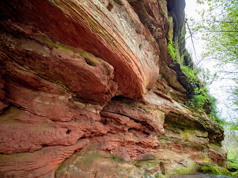 Gesteinsschichten im Sandstein