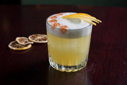 Amaretto sour coctail 