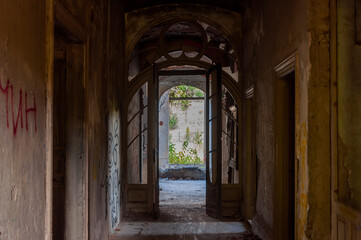 Exploring the Abandoned Beocin Manor A Hauntingly Beautiful Look into Serbia's Rich History