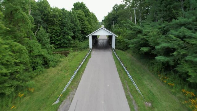 Giddings road covered bridge in Ashtabula county Ohio, USA.