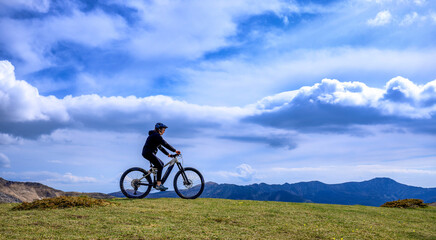 Obraz premium Mountain bike elettrica | Appennino Tosco Emiliano Riserva di Biosfera MAB Unesco