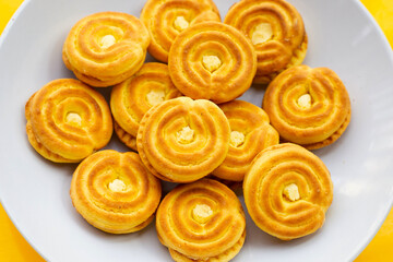 Sandwich cookies with durian cream