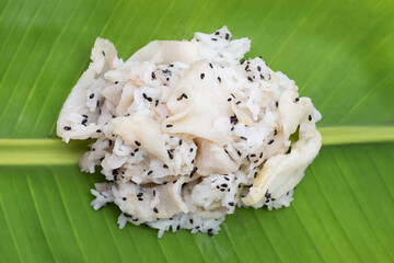 Sweet sticky rice with sweet wild yam.