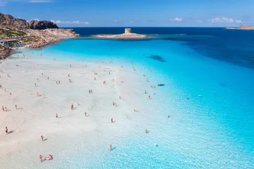 Crédence en verre imprimé Plage de La Pelosa, Sardaigne, Italie Aerial view of famous La Pelosa beach at sunny summer day. Stintino, Sardinia island, Italy. Top view of sandy beach, swimming people, clear blue sea, old tower and sky with clouds. Tropical seascape