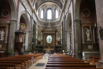 Fototapeta na wymiar L'église Saint Vincent, église de style baroque, département du Loir et Cher, France
