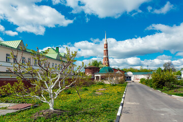 Obraz premium Epiphany Staro-Golutvin Monastery - a monastery of the Russian Orthodox Church on the outskirts of Kolomna.. 