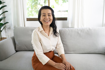 Portrait of Middle age Asian woman. smiling Beautiful mature asian woman. business lady