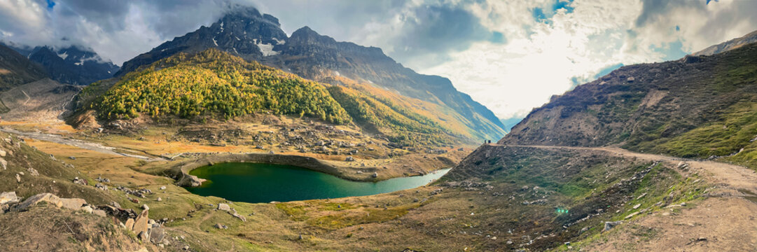 Spoon Lake, Shounter valley; its an adventurous 3.5 hours journey from kel, its a spoon shaped magnificent natural lake, just beneath Hari parbat (The mountain that never surrendered to anyone).