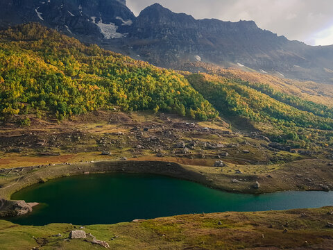 Spoon Lake, Shounter valley; its an adventurous 3.5 hours journey from kel, its a spoon shaped magnificent natural lake, just beneath Hari parbat (The mountain that never surrendered to anyone).