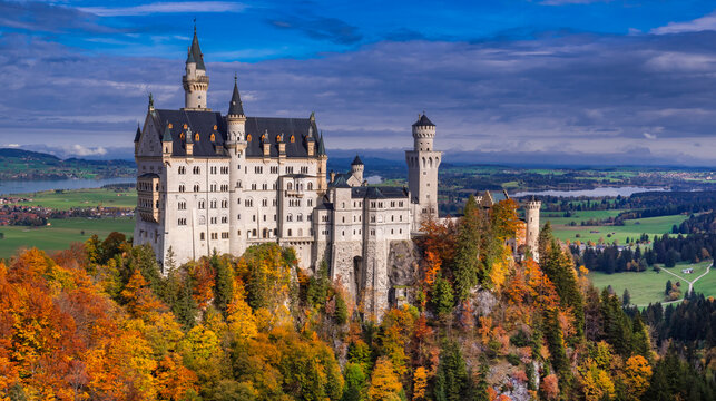 Neuschwanstein Castle from Marienbr&uuml;cke, 19th Century Neo-Romanesque Neo-Gothic Style Palace, Schwangau, F&uuml;ssen, Ostallg&auml;u, Bavaria, Germany, Europe