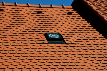 Pitched roof, rigid sun tunnels from VELUX enable you to get daylight to places in your home you never thought could.Rigid tunnels are recommended when there is a straight, unobstructed path.