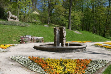 Brunnen und Blumenbeet am Theresienstein in Hof an der Saale