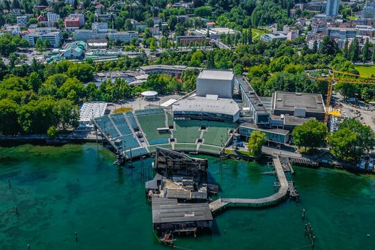 Bregenz am Bodensee - Ausblick auf die Seeb&uuml;hne und die Stadt
