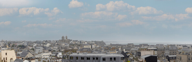 Fototapeta premium panoramique de la ville de Granville dans de département de la Manche