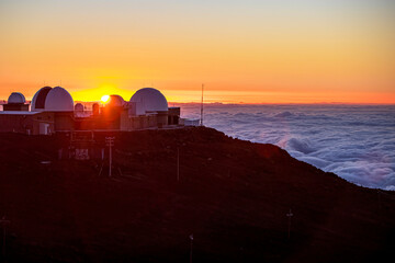 Fototapeta na wymiar Sunset over Haleakala Observatory on Maui