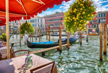 Printed kitchen splashbacks Rialto Bridge Astonishing morning cityscape of Venice with famous Canal Grande.