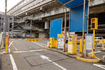 駐車場 入場ゲート 発券機