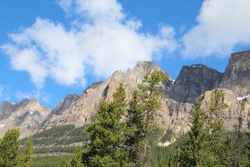 Fototapeta na wymiar Peaks Of The Mountain, Banff National Park, Alberta