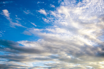 Obraz premium sun rise and sun set sky with cloud on a cloudy day.