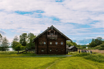 Fototapeta na wymiar Karelian house on the island of Kizhi