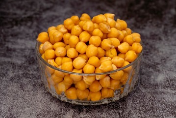 Freshly boiled chickpeas in a plate.