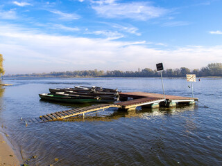 Obraz premium boats on the river
