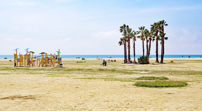 Playa de Comarruga en El Vendrell, Tarragona, Catalunya, Espa&ntilde;a, Europa
