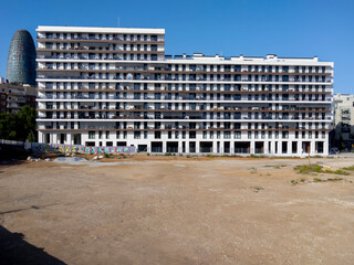 Edificio residencial en un solar