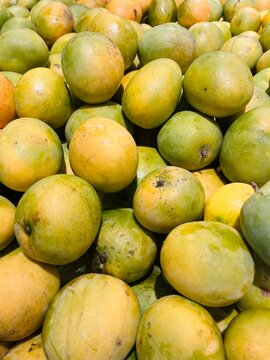 mangga gedong or mango fruit fresh in the market
