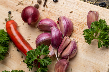 Red garlic on the kitchen table