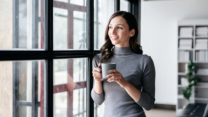 Businesswoman lifestyle concept, Businesswoman drinking hot choc