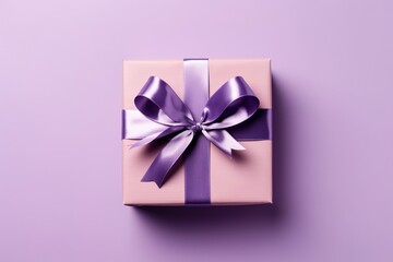 purple gift box with bow - obrazy, fototapety, plakaty