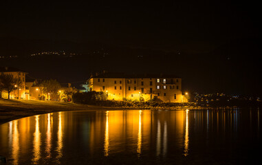 Fototapeta na wymiar night view of Varenna front lake on the Como lake, Como, Italy