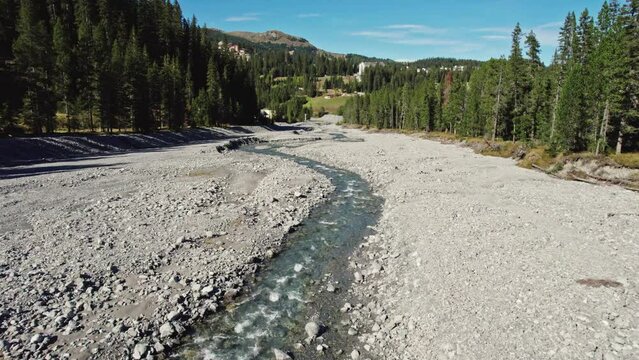 Luftaufnahme vom Welschtobelbach in Graub&uuml;nden 