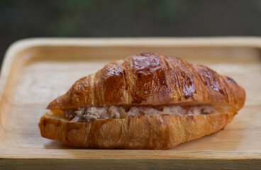 Croissants, desserts, croissants that are popular to eat