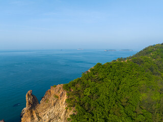 Fototapeta premium Spring seaside scenery of Binhai Road in Dalian, Liaoning province, China