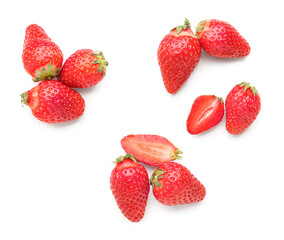 Obraz na płótnie Canvas Fresh strawberries on white background