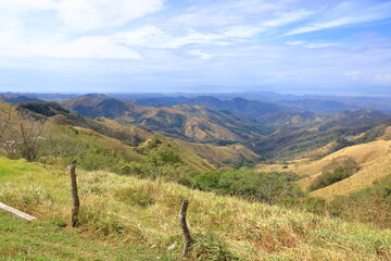 Fototapeta na wymiar beautiful scenery from the road between Monteverde and Limonal, view over the mountains to the Sea in Costa Rica
