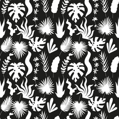 Seamless pattern with monochrome tropical palm leaves. Exotic foliage background.