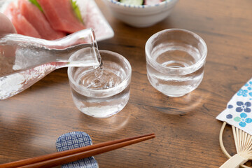 冷酒を注ぐイメージ02