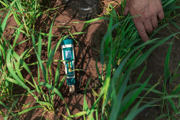 Measurement of soil acidity. Soil analysis to increase productivity in agriculture.